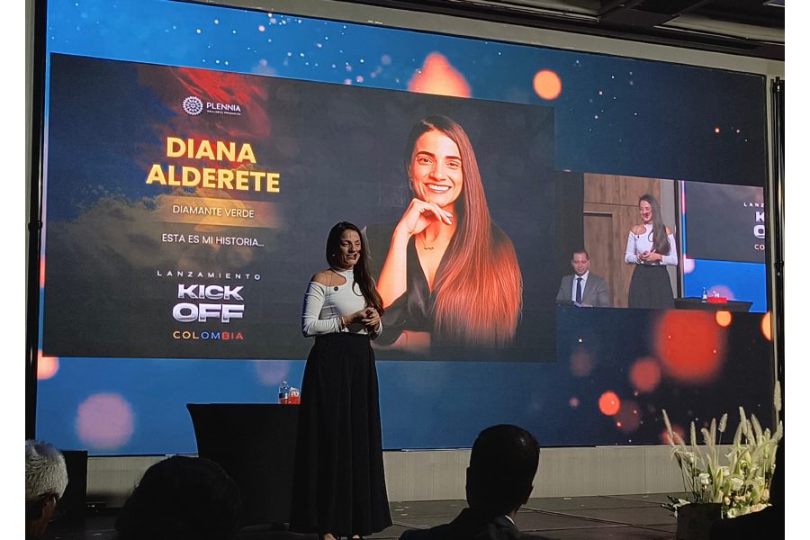Diana Alderete en escenario